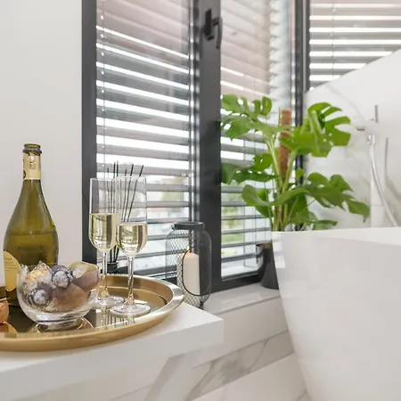 Apartament Centro Design - Półwiejska Poznań